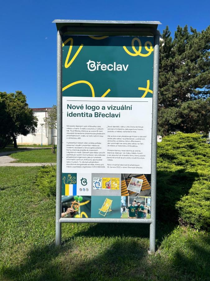 شقة Stromoradni 17 Břeclav المظهر الخارجي الصورة